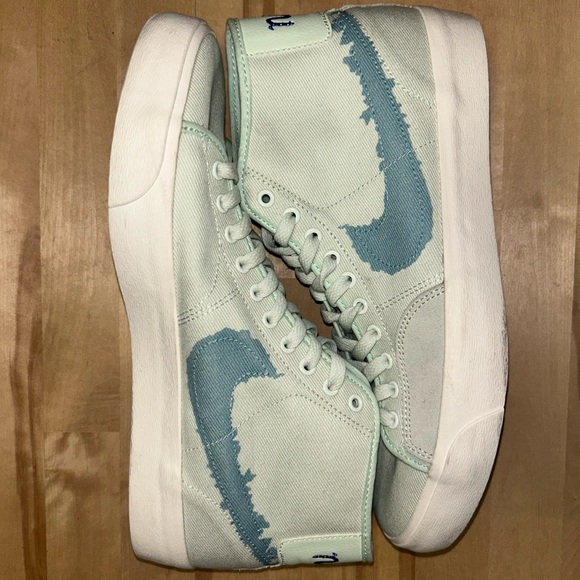 Nike Other - Nike SB Blazer Court Mid PRM Barely Green/Boarder Blue Size 9.5